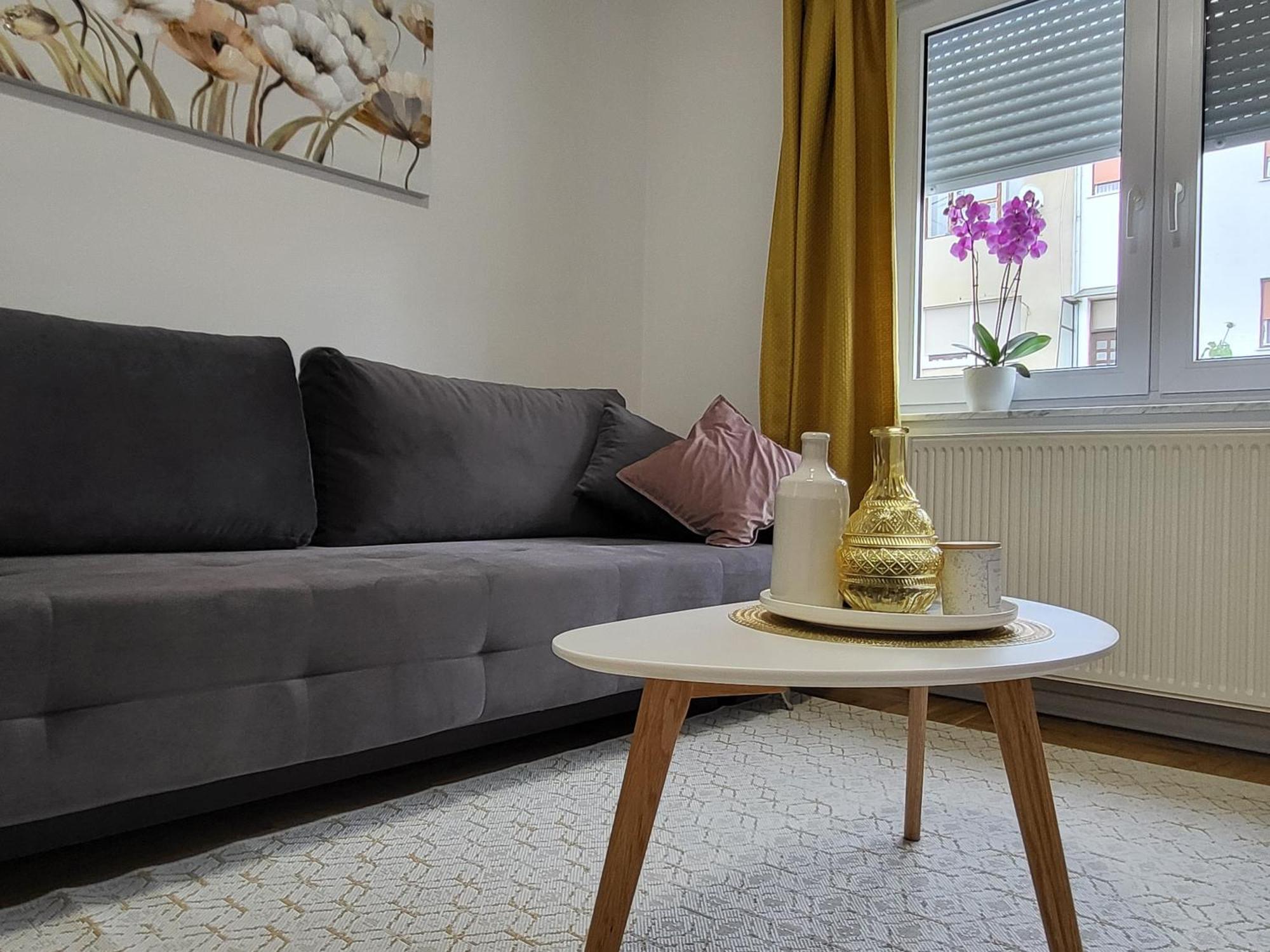 Apartman Check In Rebro *