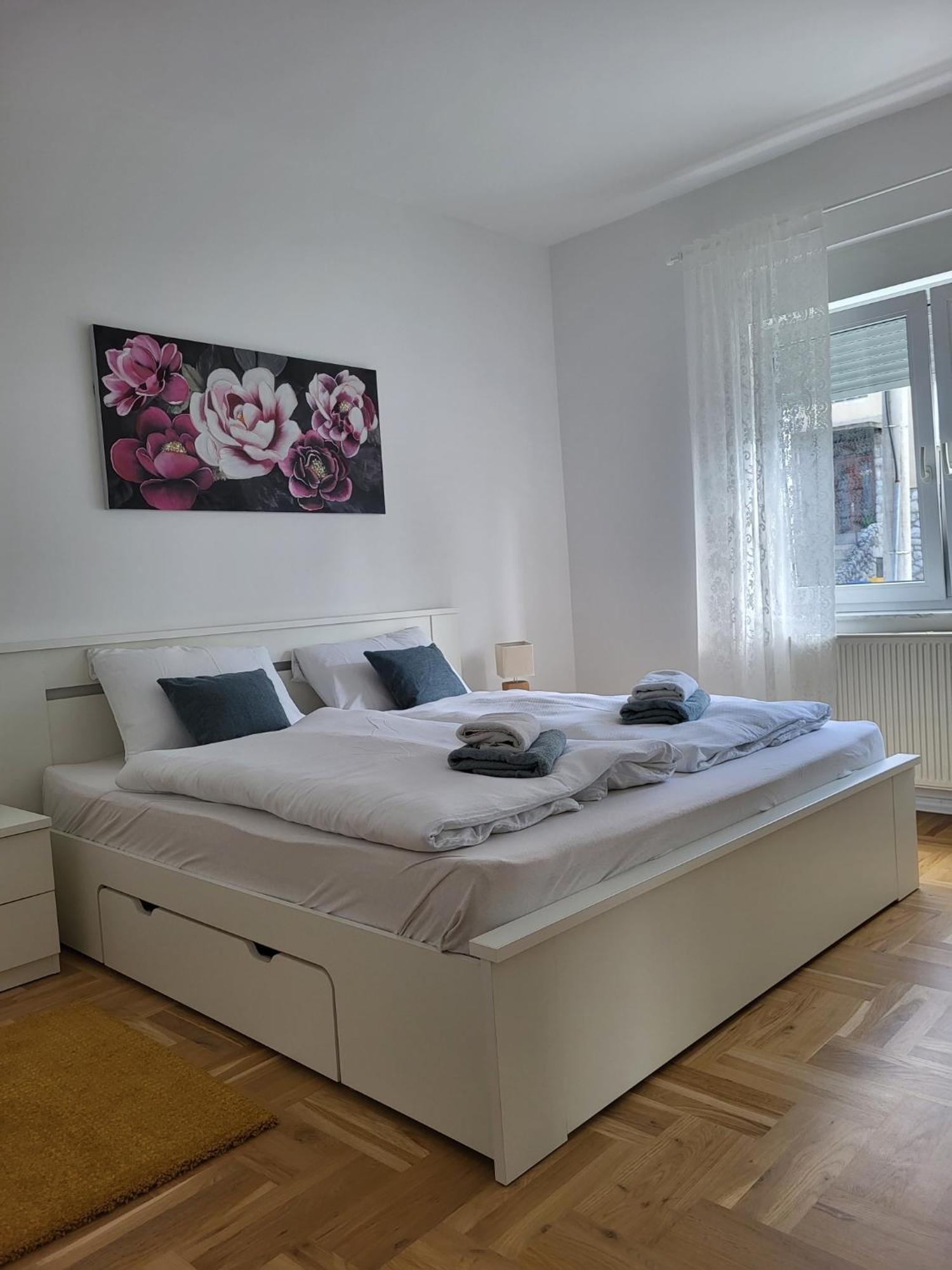 Check In Rebro Apartman *