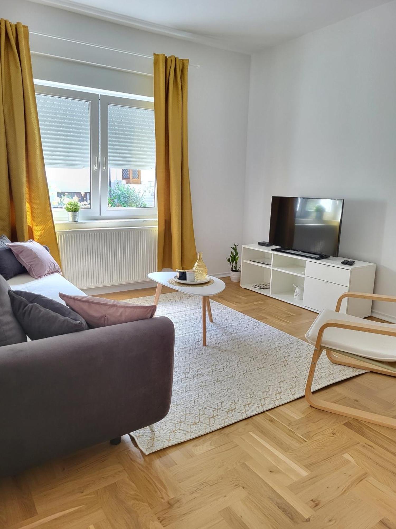 Apartman Check In Rebro